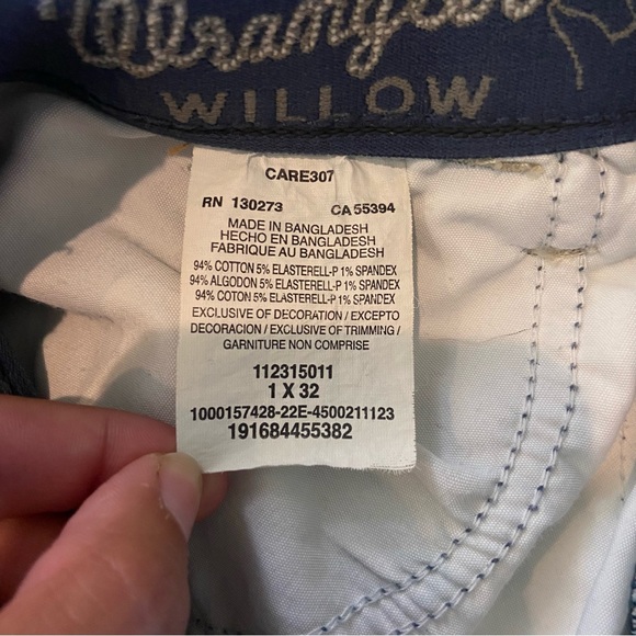 Wrangler Willow Ultimate Riding Jeans, Light Wash, Size 1x32 - Picture 15 of 15